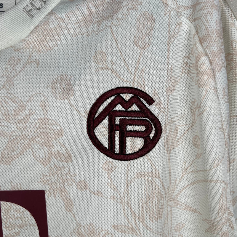 Camisola Bayern de Munique 2023/24 Terceira