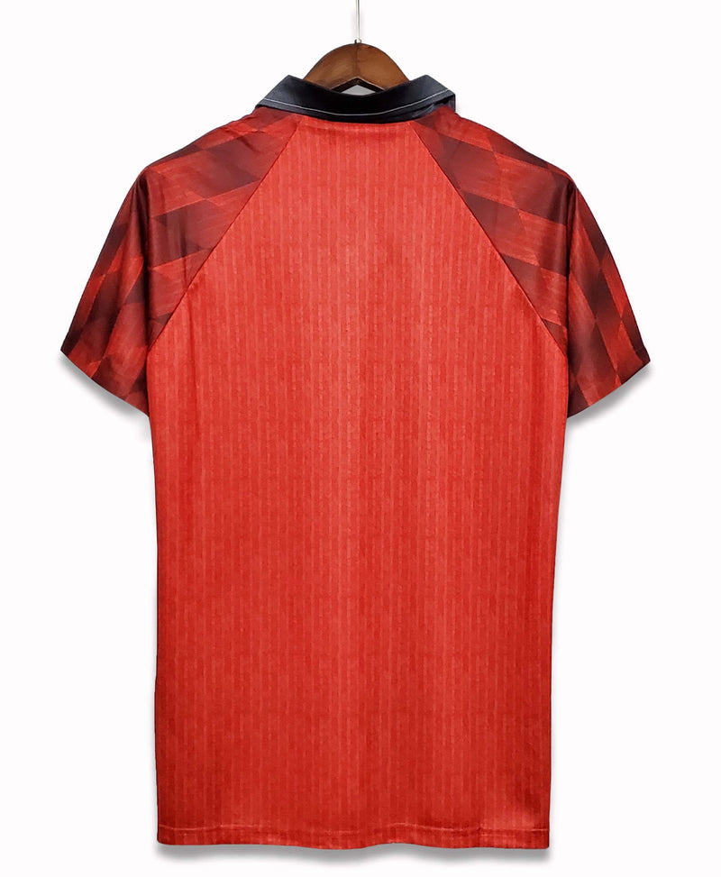 Camisola Retrô Manchester United 1996-97 - Home