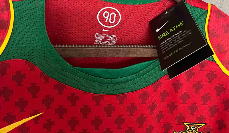 Camisola Retrô Portugal 2004 Home - FIGO